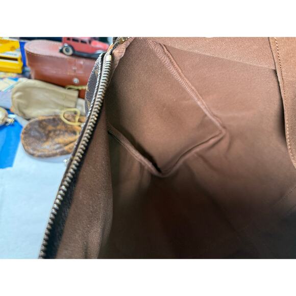 Louis Vuitton Sac Souple 45 Monogram Duffel Bag w/ COA – Authentic – MSRP $2200 - Picture 13 of 16